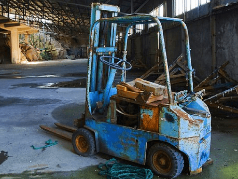 How Do You Know When It’s Time to Retire or Trade in an Old Forklift?